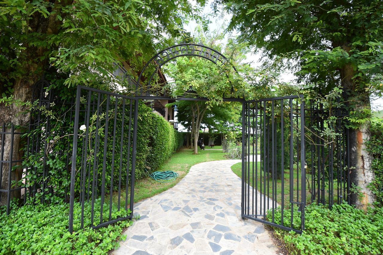 Rose Villa Hote Пакчонг Экстерьер фото