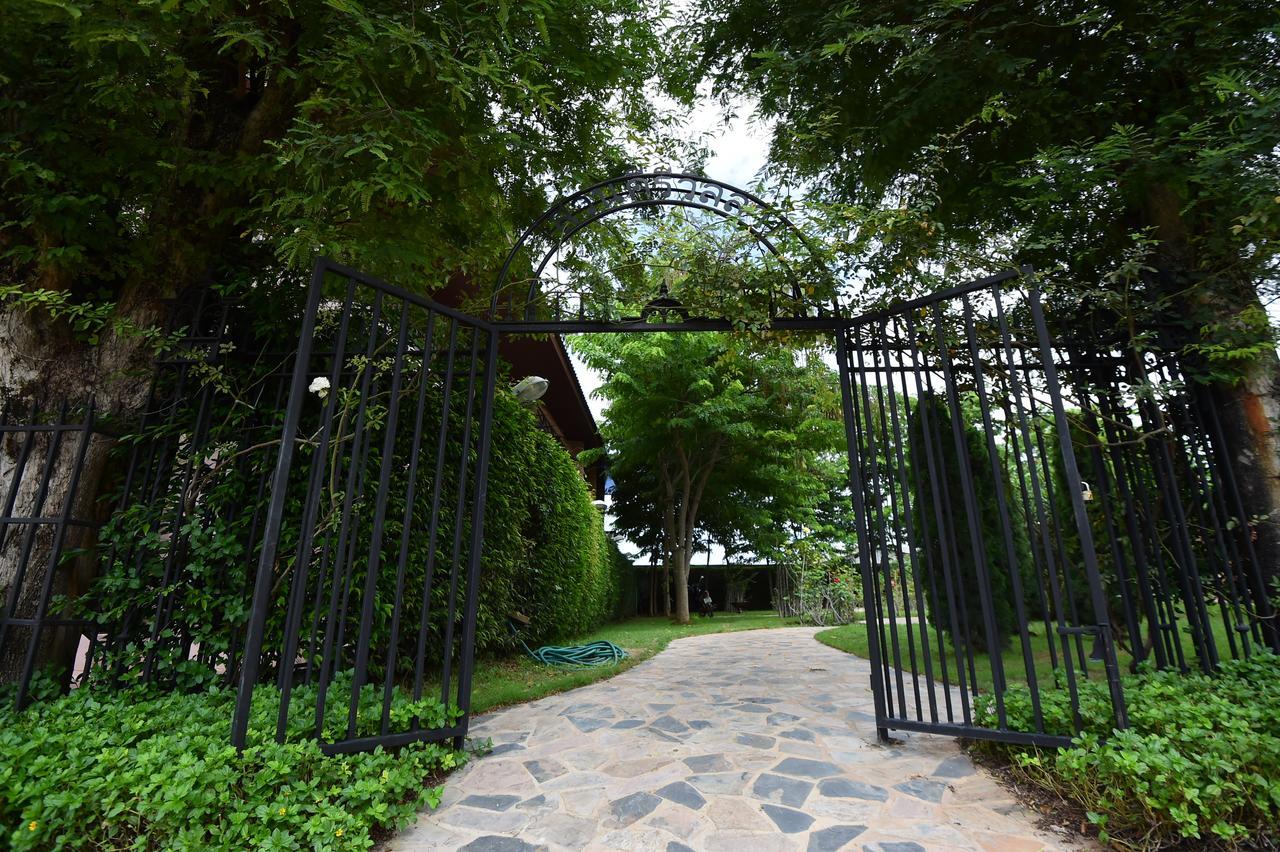 Rose Villa Hote Пакчонг Экстерьер фото